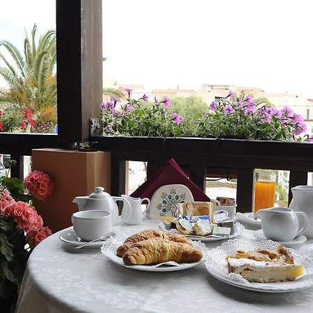 Lina Hotel Stintino Exterior photo